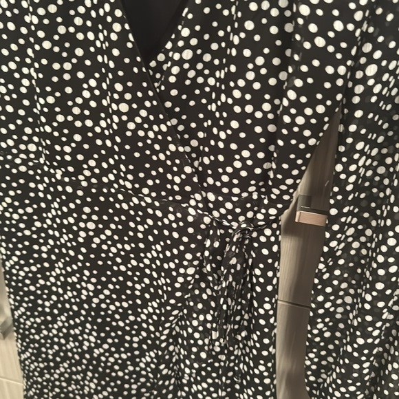 All in Favor - wrap tie dress - Picture 3 of 6